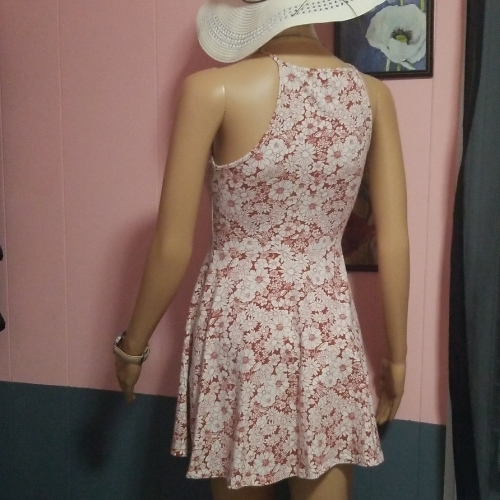 Dress - Picture 3 of 4